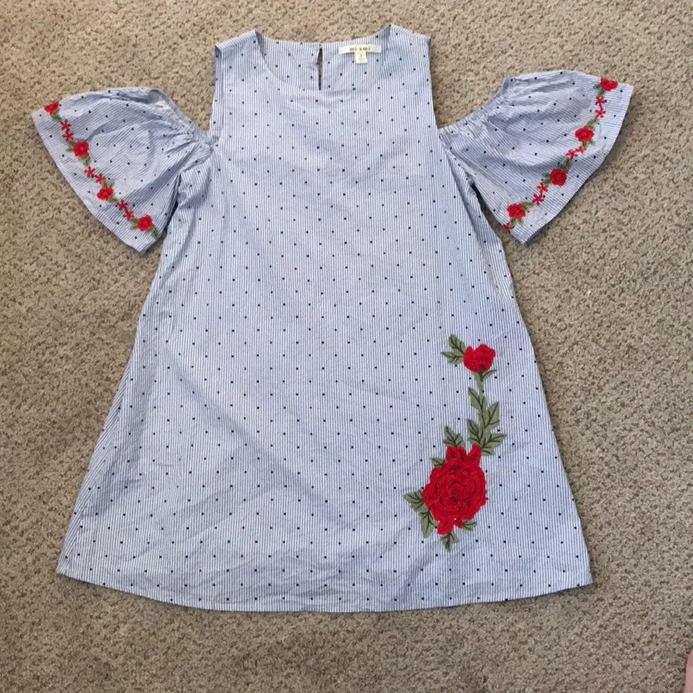 A line dress with rose details